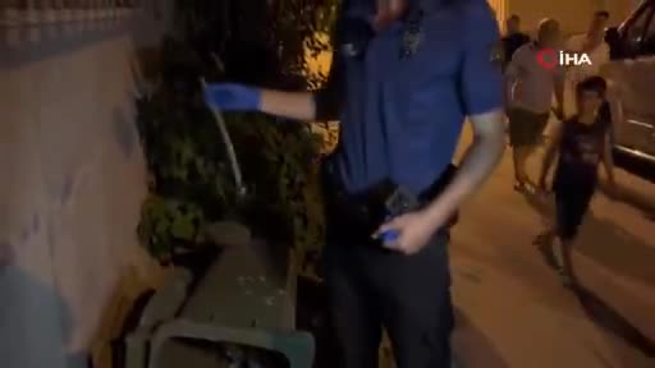 Bursa'da kavga sonrası ilginç görüntü! Çöpe atılan kılıç polisi harekete geçirdi