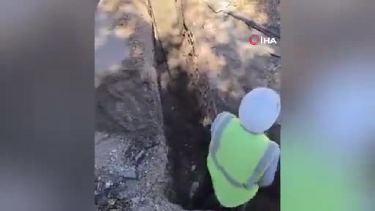 Bursa'da park halindeki otomobil için şaşırtan çözüm: Kabloyu aracın etrafından geçirdiler