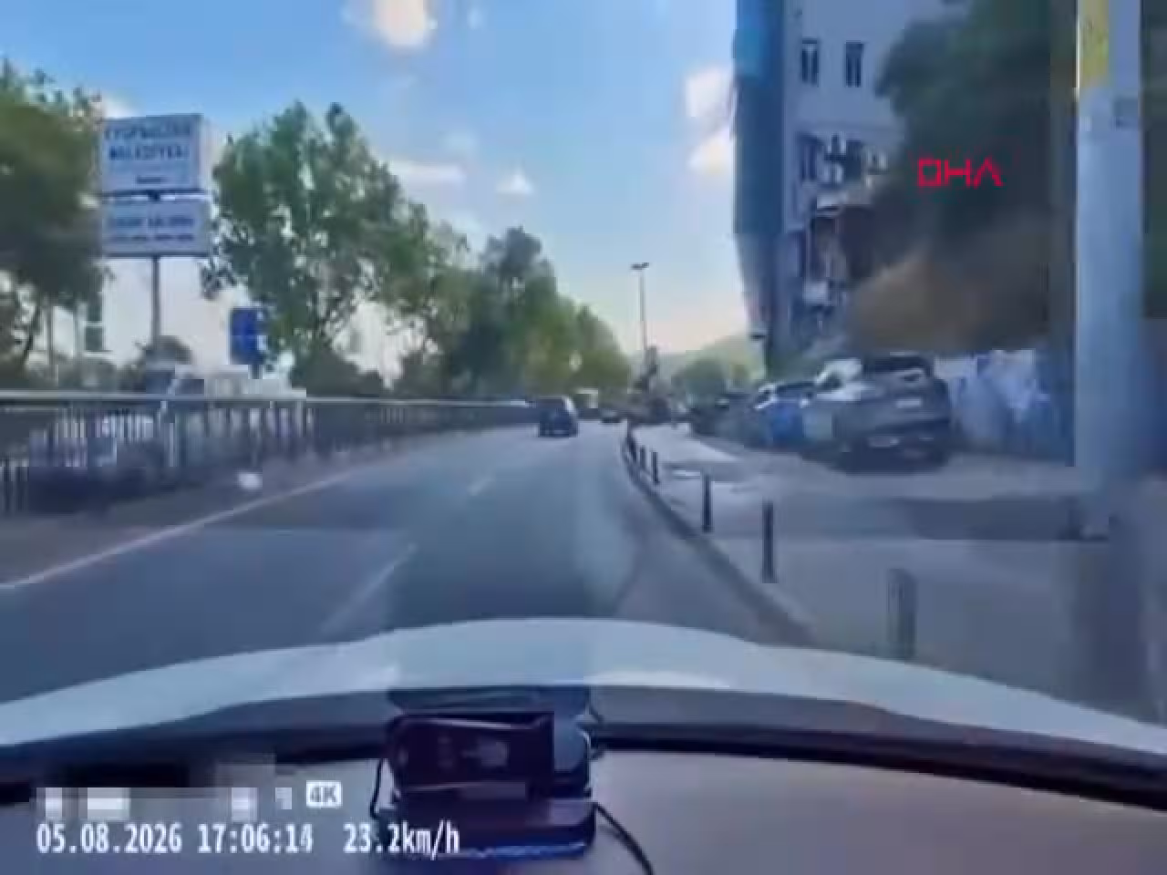 Tartıştığı sürücünün önünü kesip tehditler s...