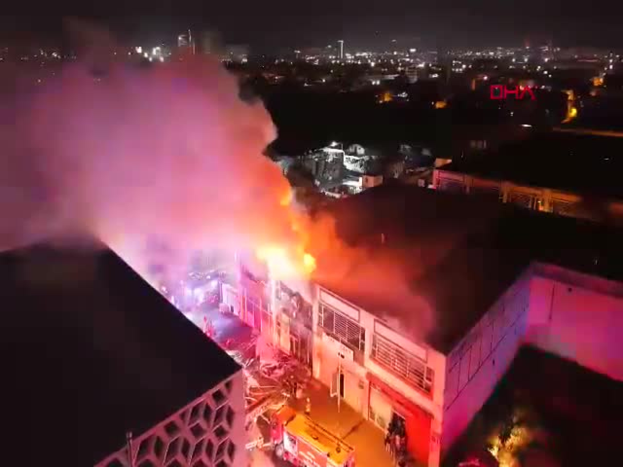 Bursa'da iş yerini alevler sardı! İtfaiye ekiplerinin müdahalesi sürüyor...
