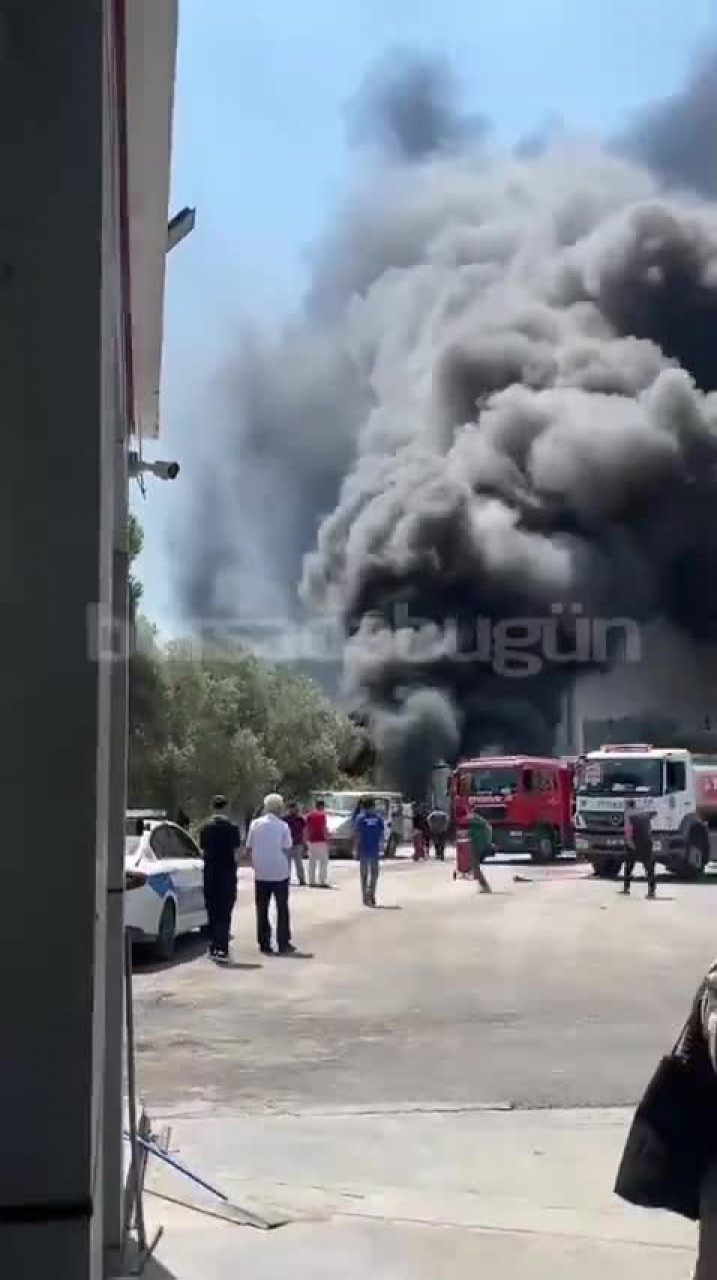 Bursa'da bir anda gökyüzü karardı! O anlar kamerada