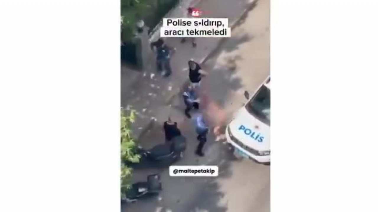 Çıplak gezen şahıs sokağı birbirine kattı, polislere saldırdı!