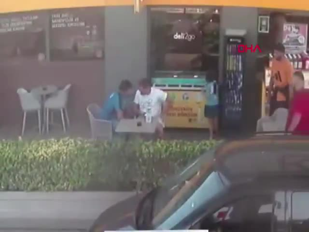 Başpehlivan Serhat Elvan'a akaryakıt istasyonunda saldırı! O anlar kamerada...