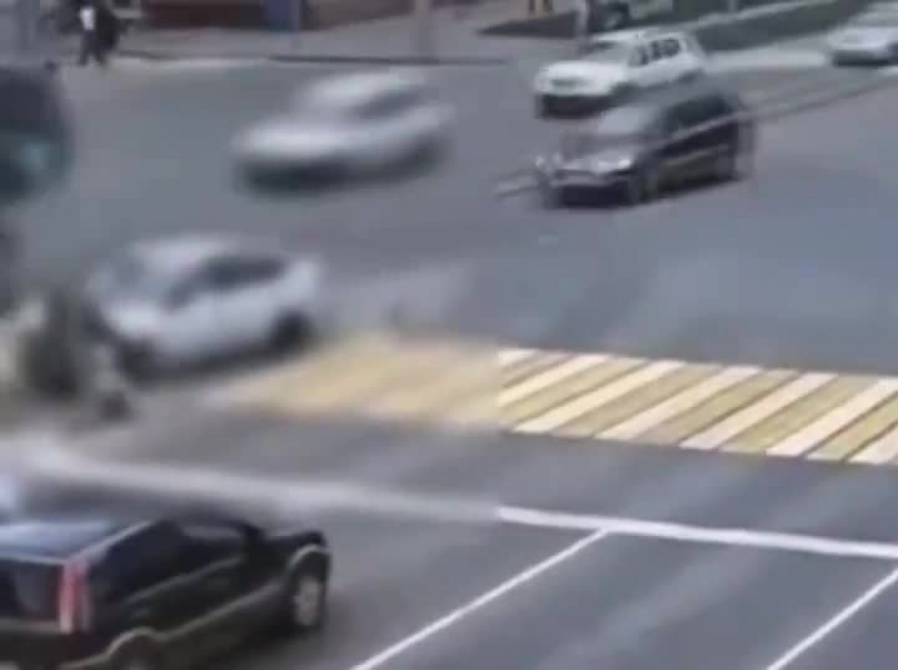 Trafikte korku dolu anlar: Kalp krizi geçirdi, 7 kişiyi aracıyla ezdi!