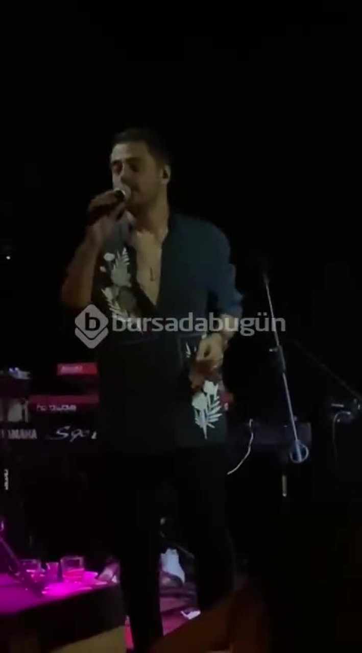 İrfan Şehitoğlu'dan Veni V Vidi Pub Lounge Bar'da muhteşem performans