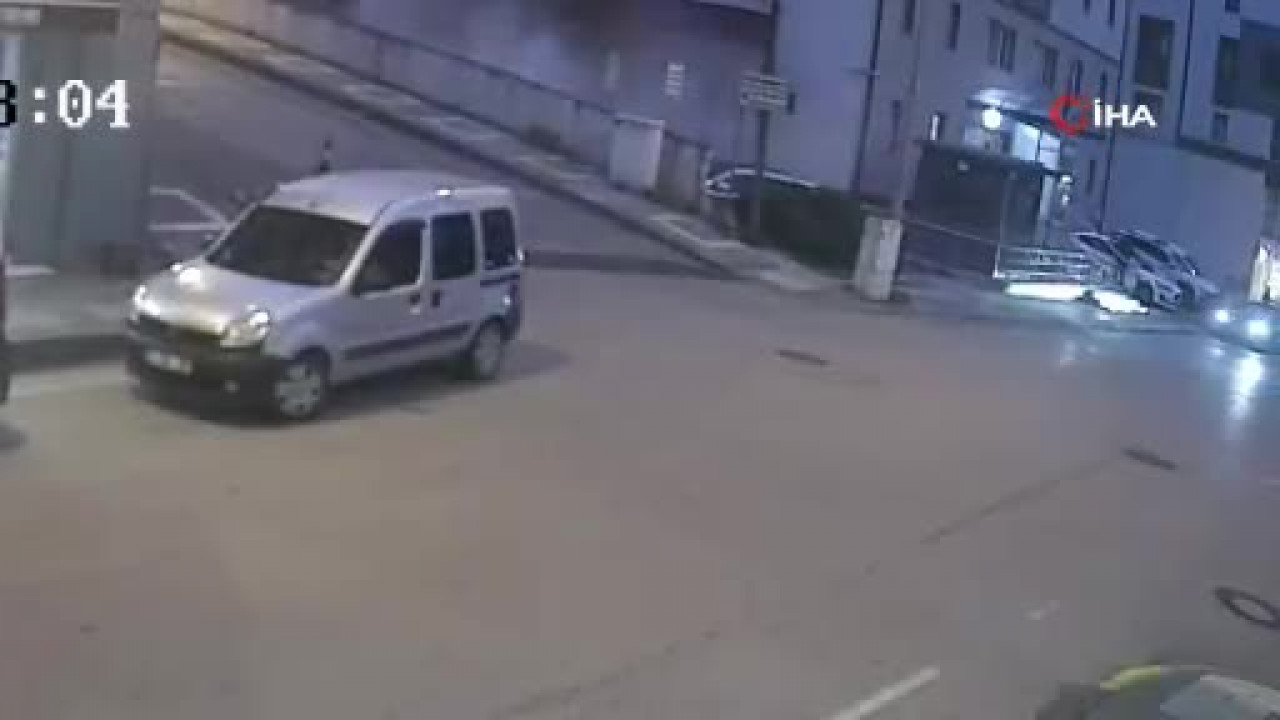 Trabzon'da emniyet müdürlüğü bahçesine hava aracı düştü: 4 polis aracı hasar gördü