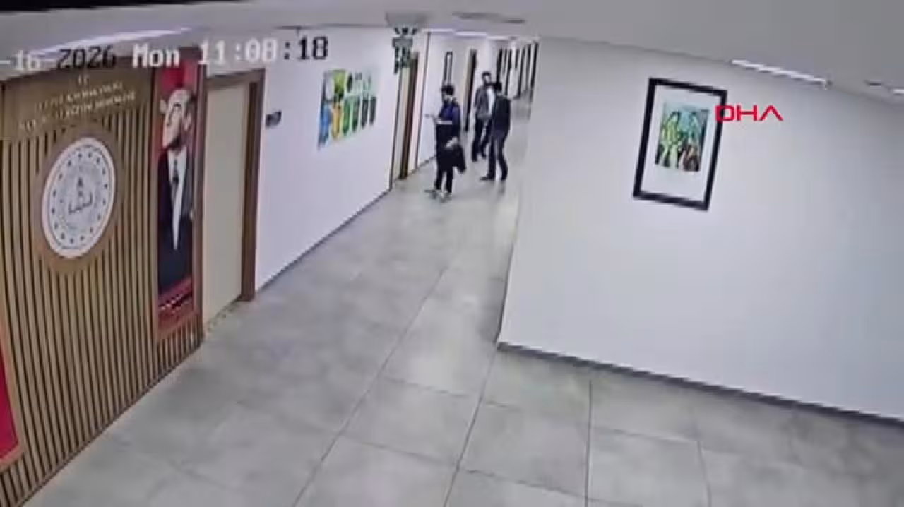 Kaymakamlığa silahlı saldırı! Personele veri...