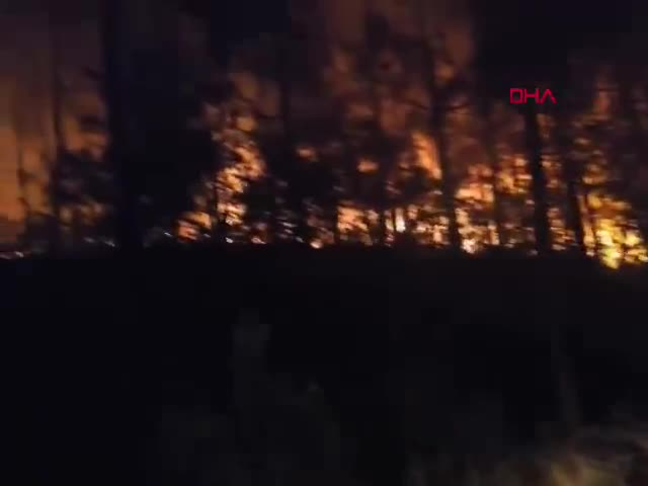 Bursa'nın yanı başındaki yangın kontrol altına alınamadı! Müdahale sürüyor...