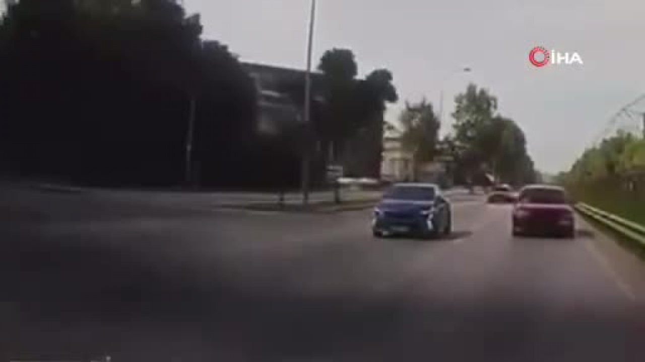 Bursa'da trafik canavarı kamerada! Kazaya neden oldu...