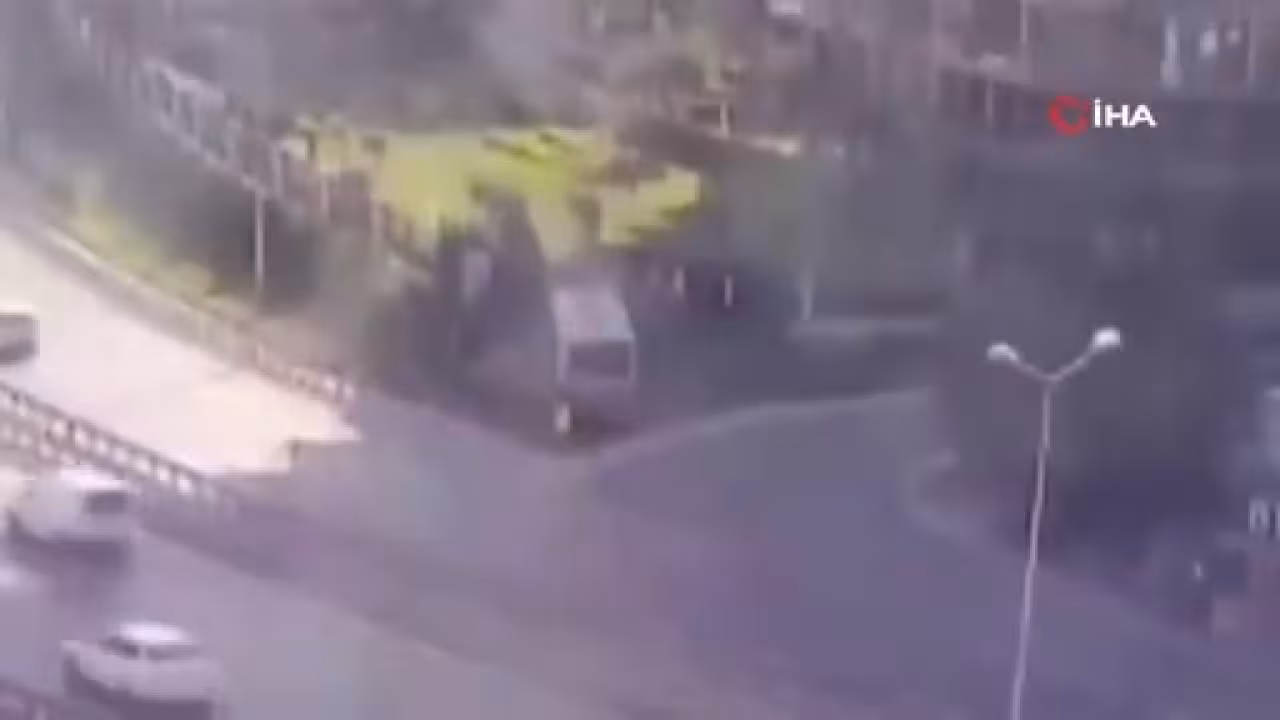 Yaptığı manevrayla otobüsteki 2 kişinin ölüm...