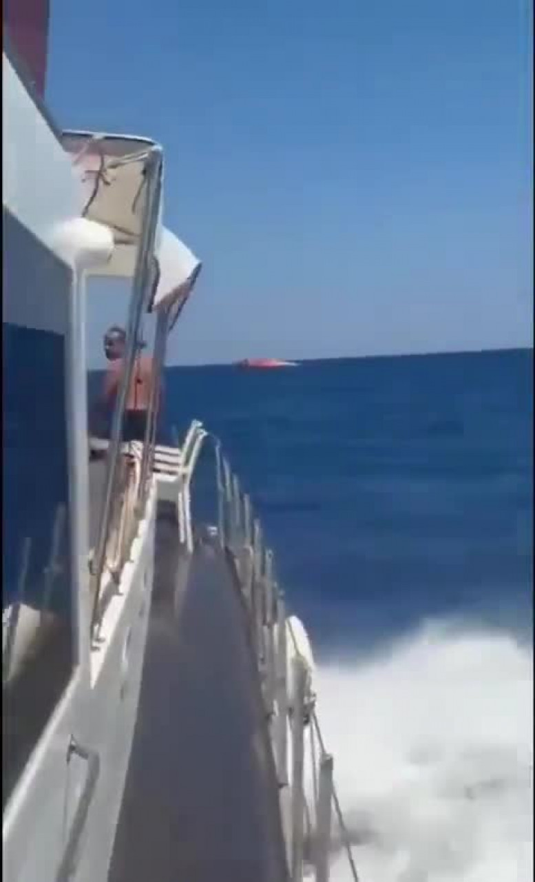 Girne açıklarında korku dolu anlar! 270 kişinin bulunduğu gemi battı