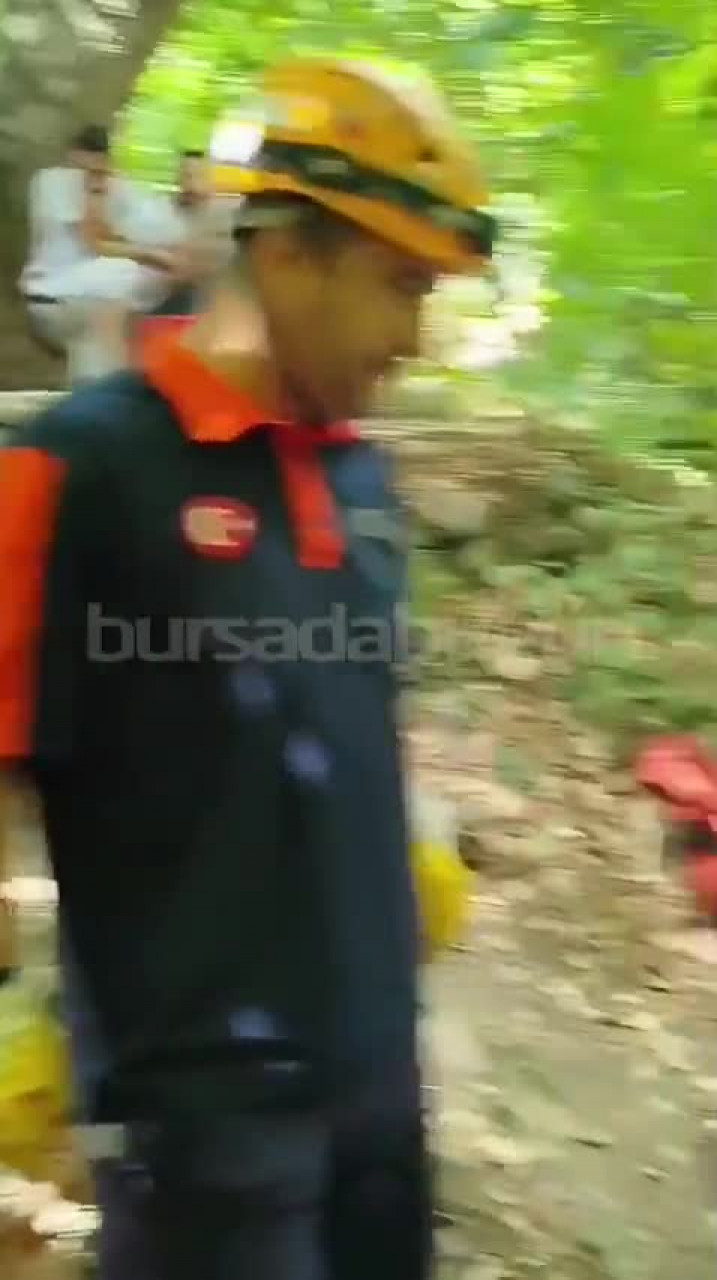 Bursa'da ormanda yürüyüş kabusa döndü! Kayalıklardan dere yatağına düştü