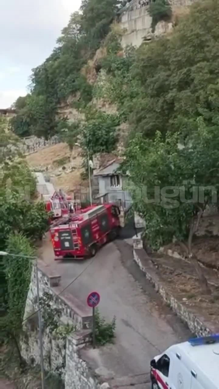 Bursa'da genç şahıs canına kıymaya kalktı! Ekipler olay yerinde...
