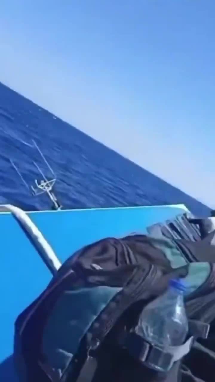 Ölüm böyle gelmiş! Batan gemide yürek yakan anlar kamerada...