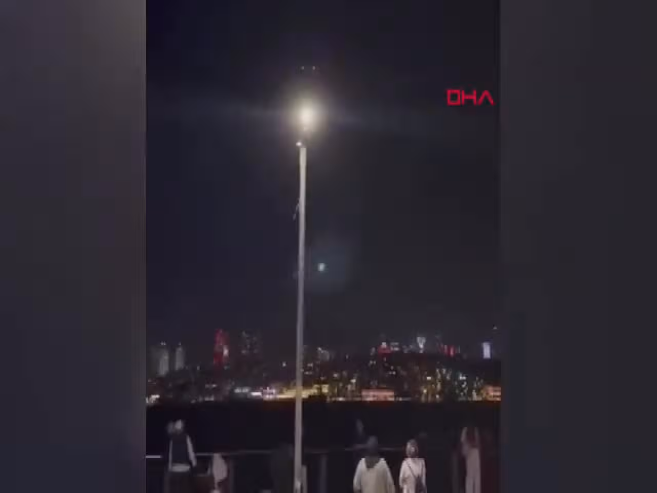 Üsküdar sahilinde dikkat çeken anons! Polis ...