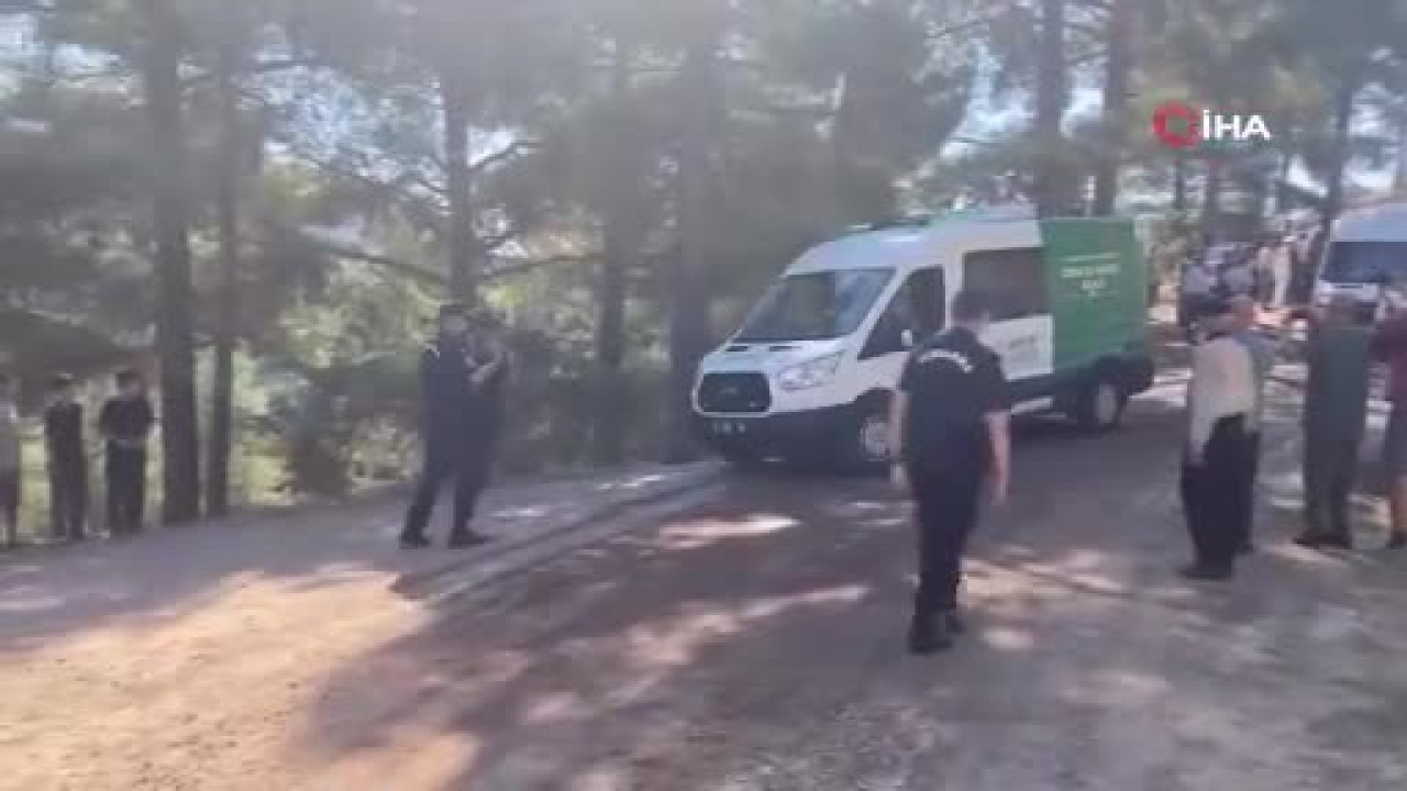 Tarif edilemez fedakarlık! Cenazede gözyaşları sel oldu