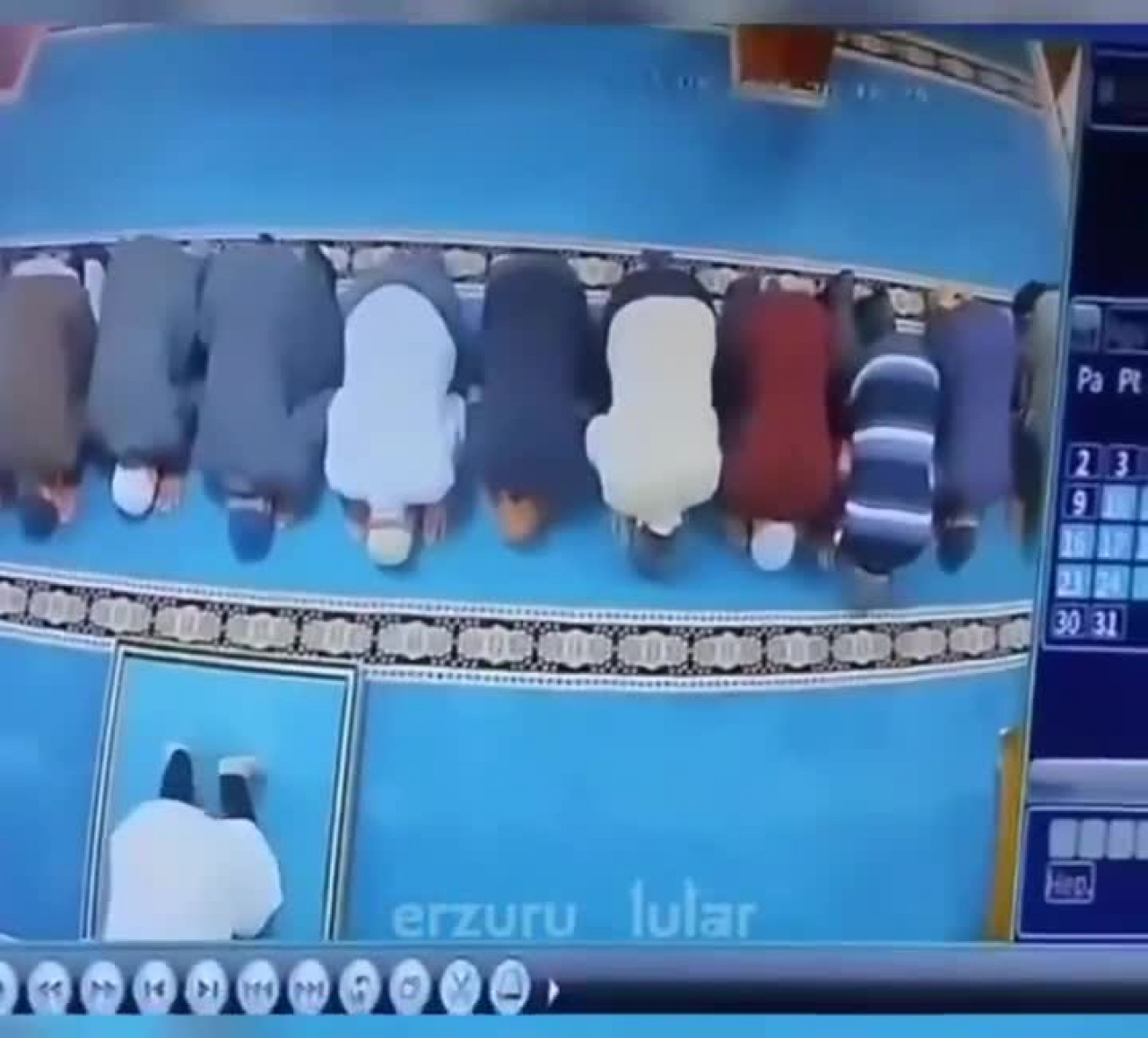 Namaz sırasında skandal hareket! Polis hemen harekete geçti