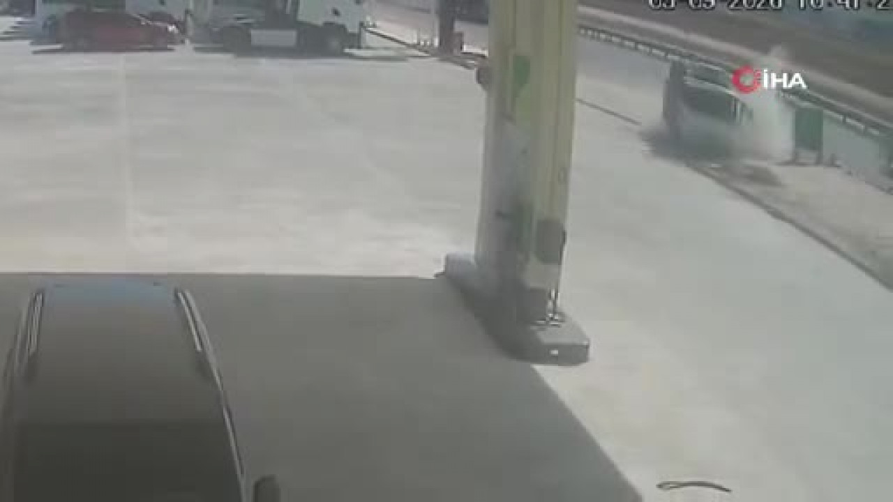 Bursa'da yürekleri ağza getiren kaza! Kamyonet akaryakıt istasyonuna uçtu