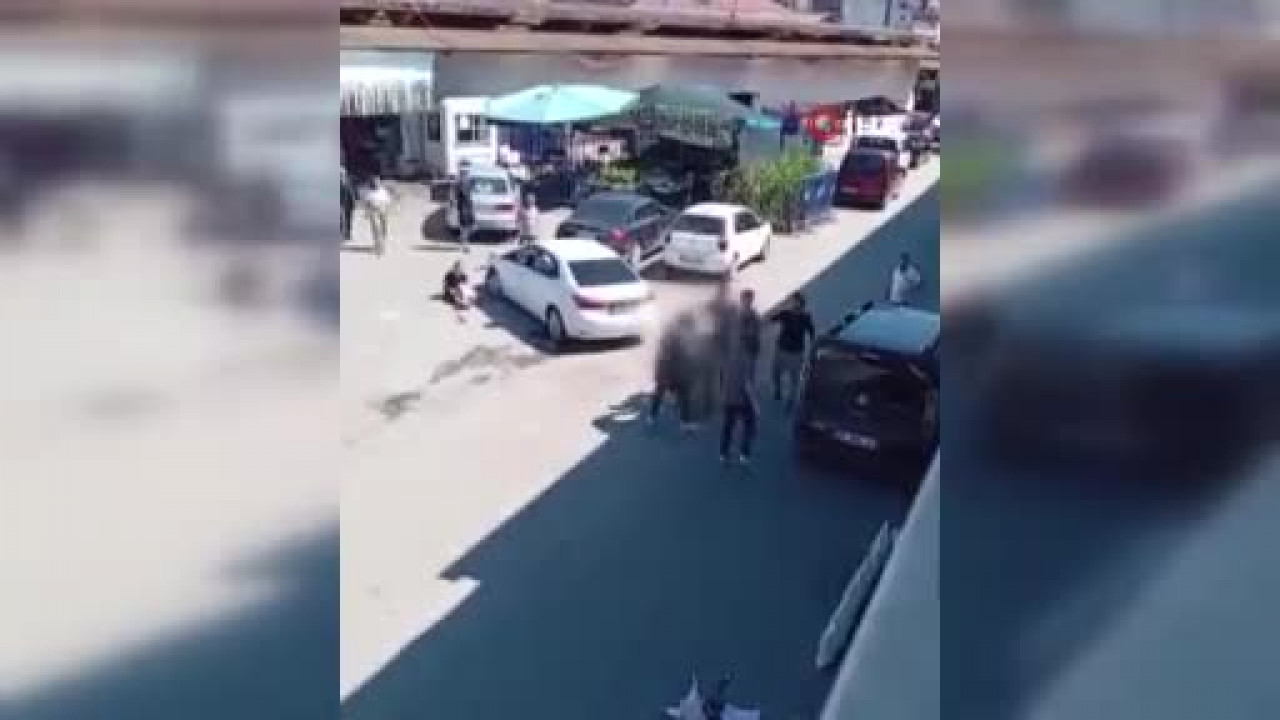 Taciz iddiası ilçeyi ayağa kaldırdı! Meydan dayağı attılar...