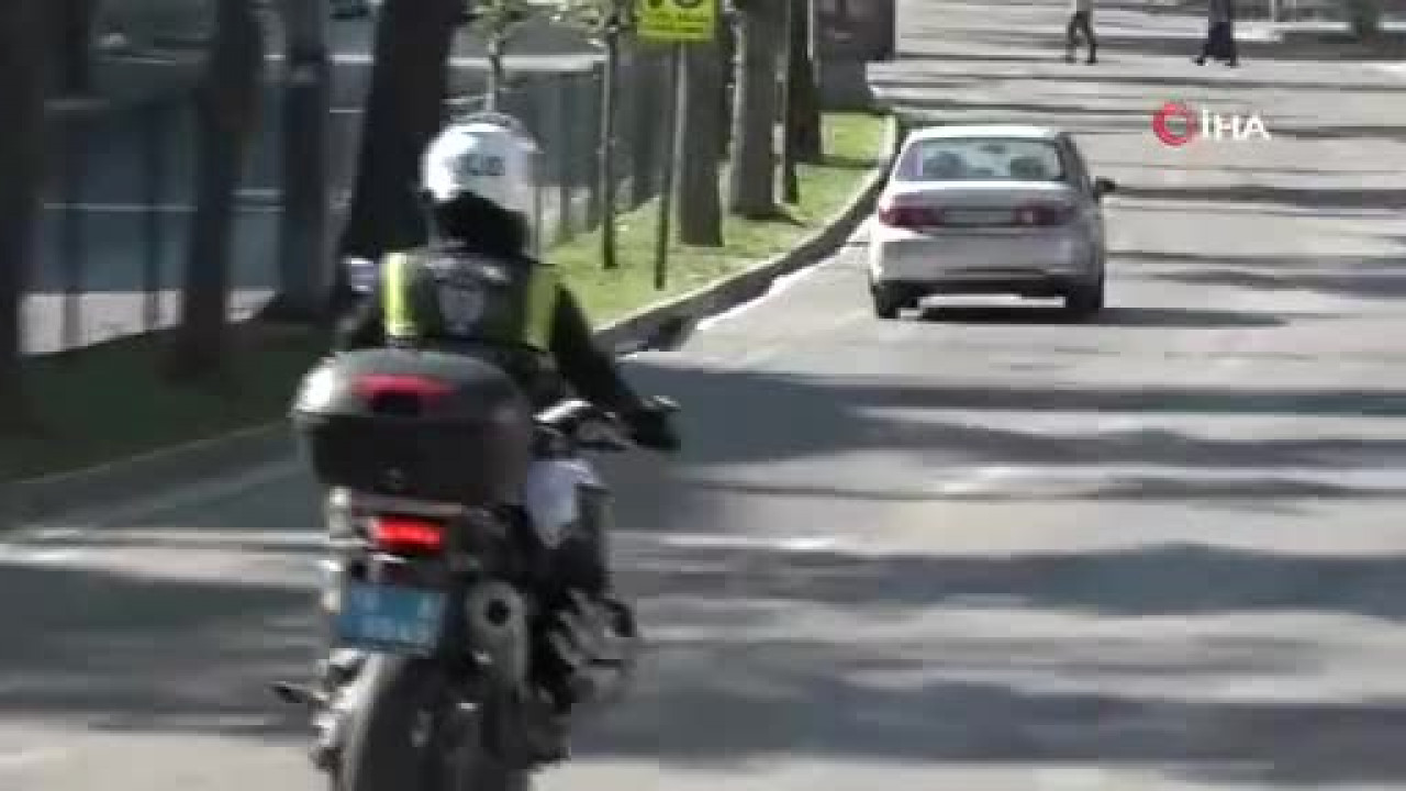 Kimliğini unutan genç için anne ve polis seferber oldu