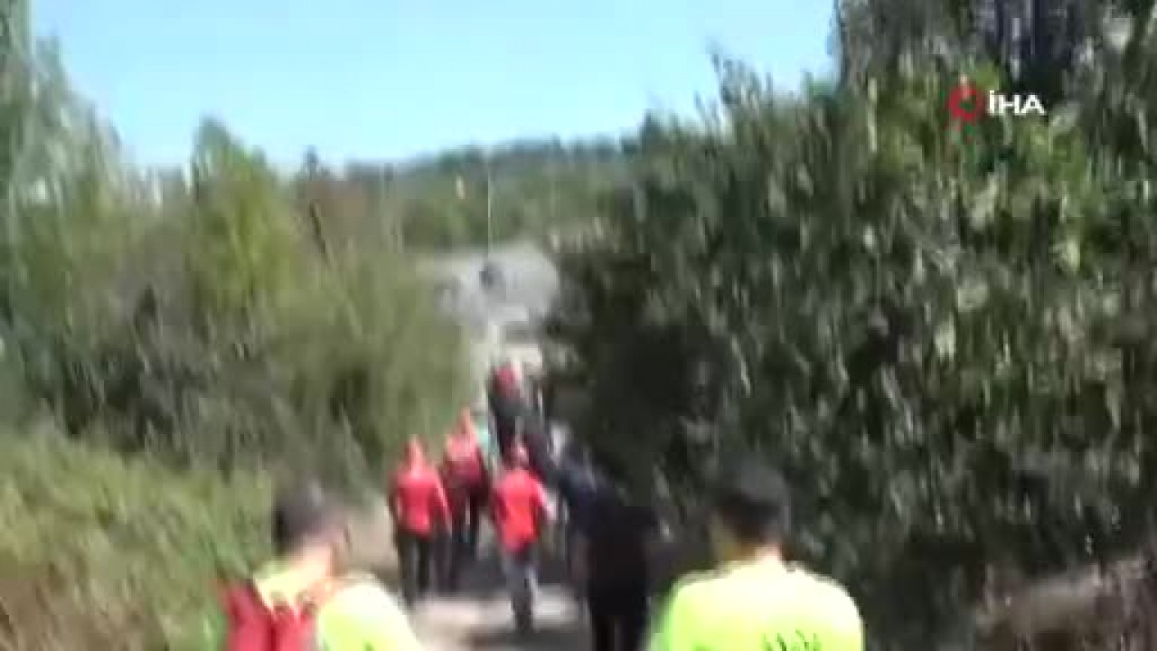 Kaybolan çocuğuna kavuşan anne sevinçten bayıldı