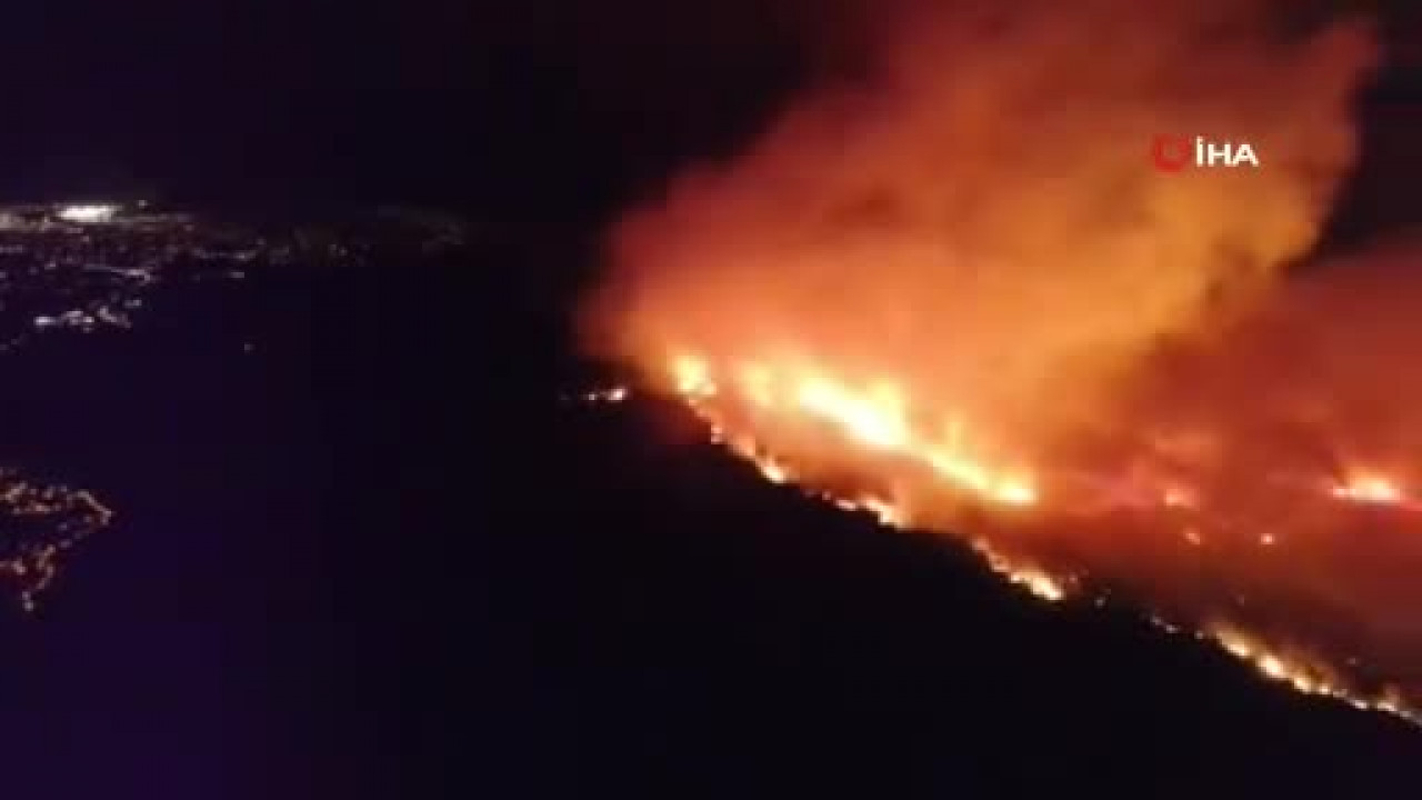 Antalya'da orman yangını büyüyor: Alevler geceyi kızıl renge bürüdü