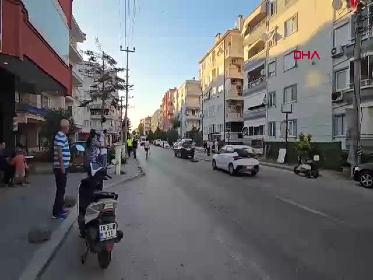 Mudanya'da motosiklet kazası: Yaya ve yolcu yaralandı
