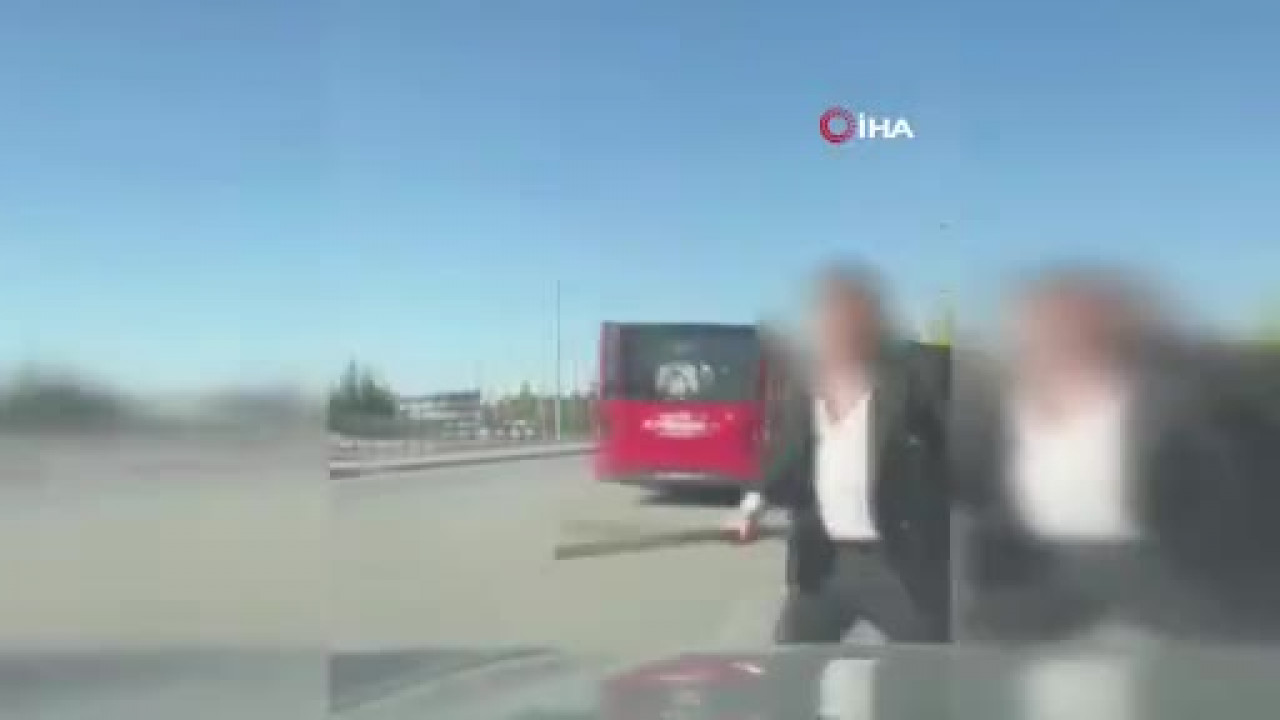Trafikte sopalı şiddet! Sürücüye saldırmaya çalıştı, cezası ağır oldu