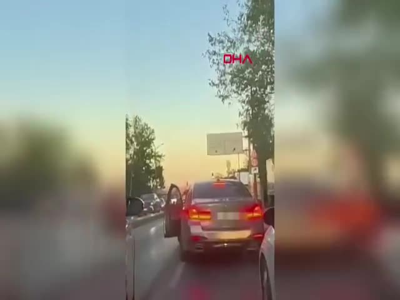 Melisa Döngel'e trafikte silahlı tehdit! Aracından inmeden silahını gösterdi, tutuklandı