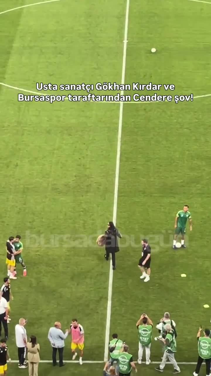 Bursaspor taraftarından Kırdar eşliğinde 'Cendere' şov!