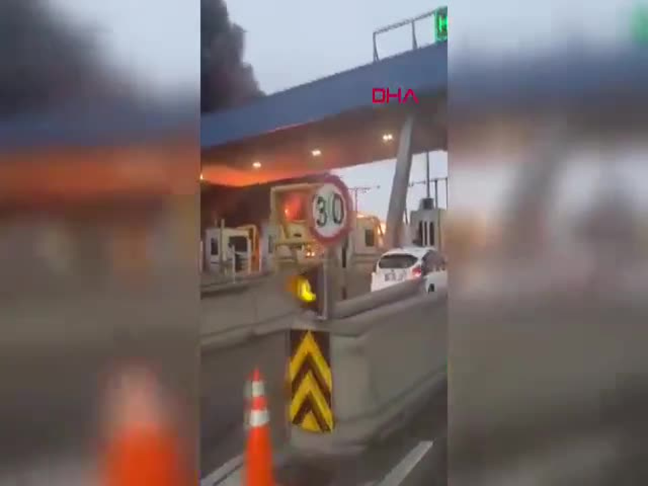 Feci kaza sonrası otobüs alev alev yandı: Ölü ve yaralılar var...