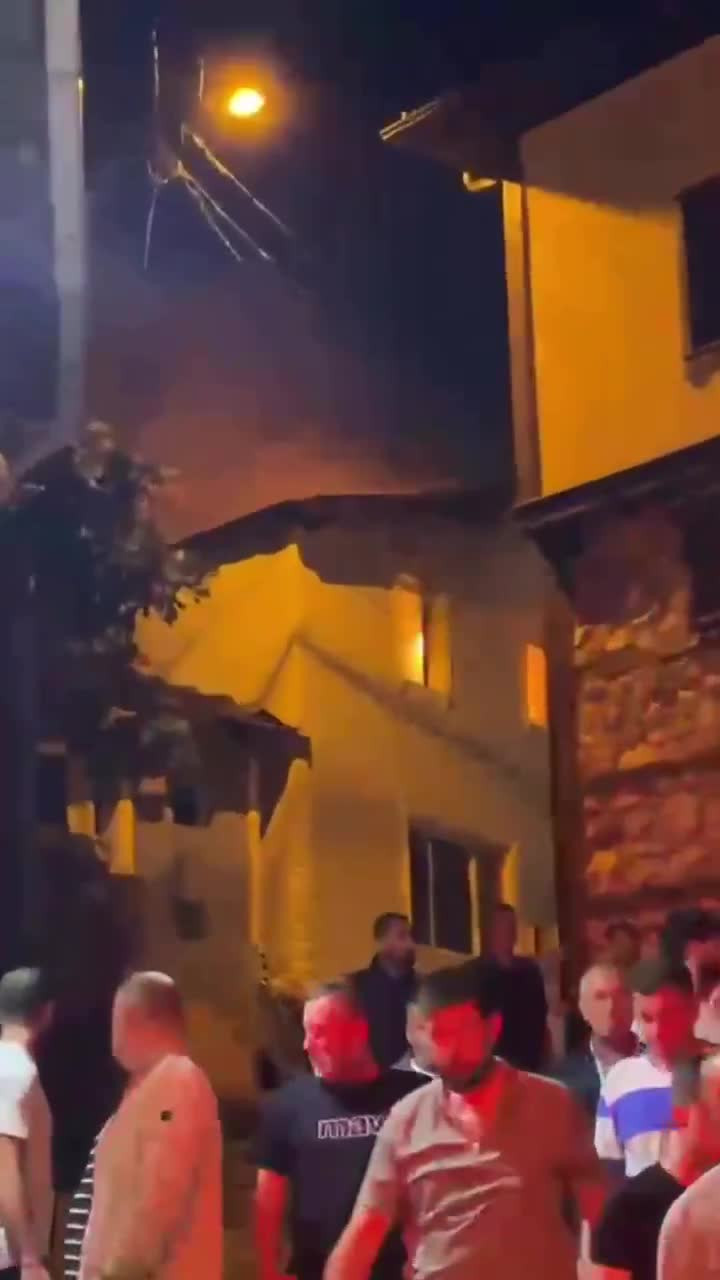 Bursa'da başkanın evi alevlere teslim oldu!