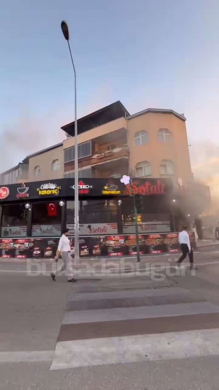 Bursa'da restoran yangını! Dumanlar gökyüzün...