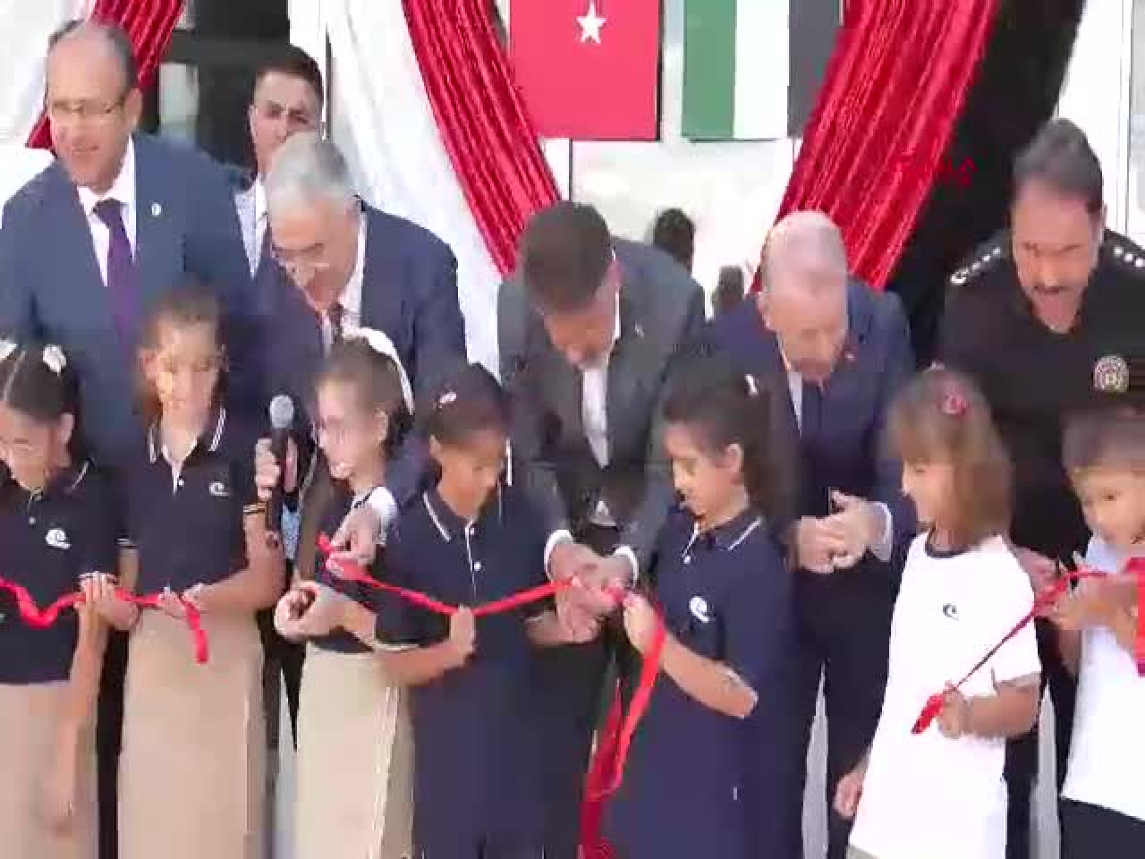 Bursa'da yeni eğitim yılı duygusal anlarla başladı: Filistinli öğrencinin sözleri törende yankılandı