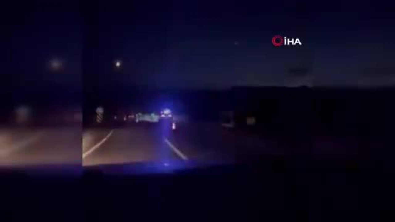 Bursa'da kontrolden çıkan kamyonet ağaçlara çarptı