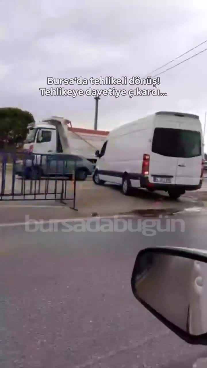 Bursa'da tehlikeli dönüş! Kazaya davetiye çıkardı