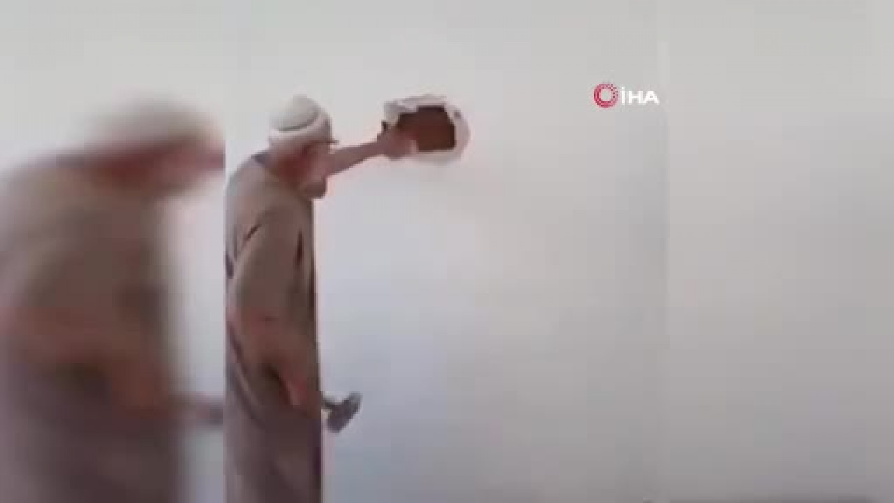 Esad rejiminden sakladığı kütüphanesine 15 yıl sonra kavuştu
