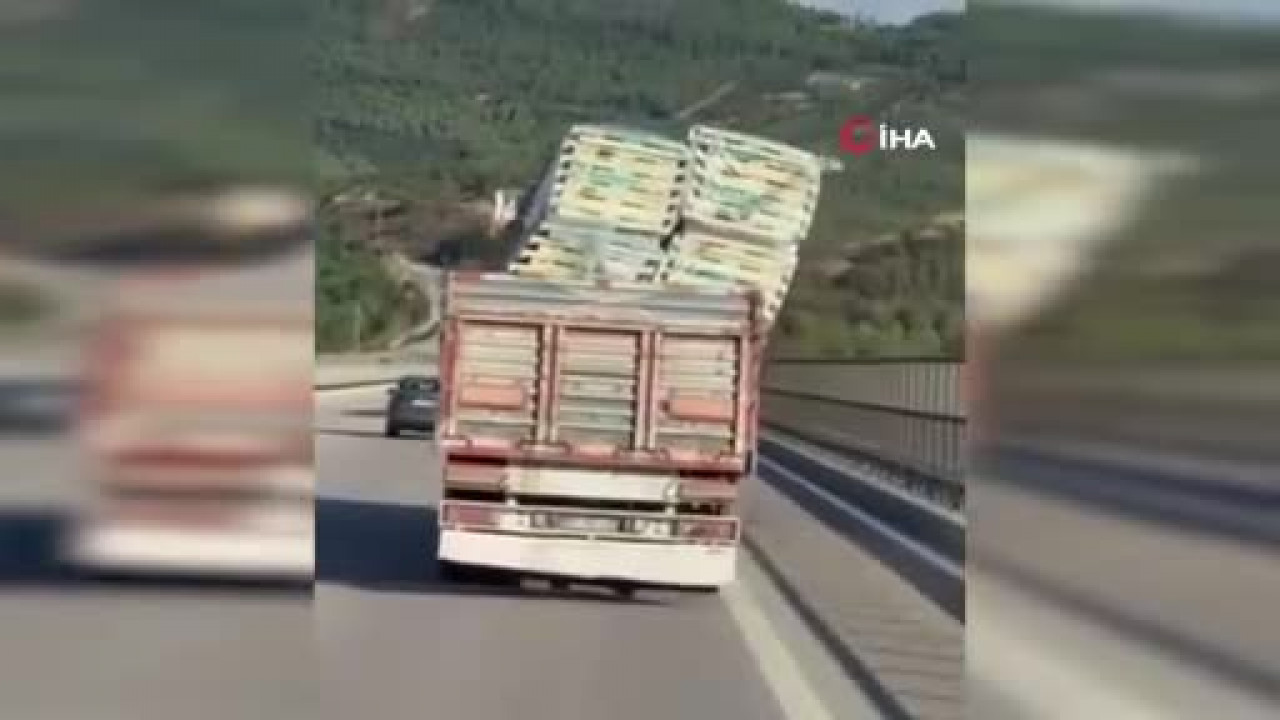 Bursa'da yürekleri ağza getiren görüntü! Tırın yükü tehlike saçtı