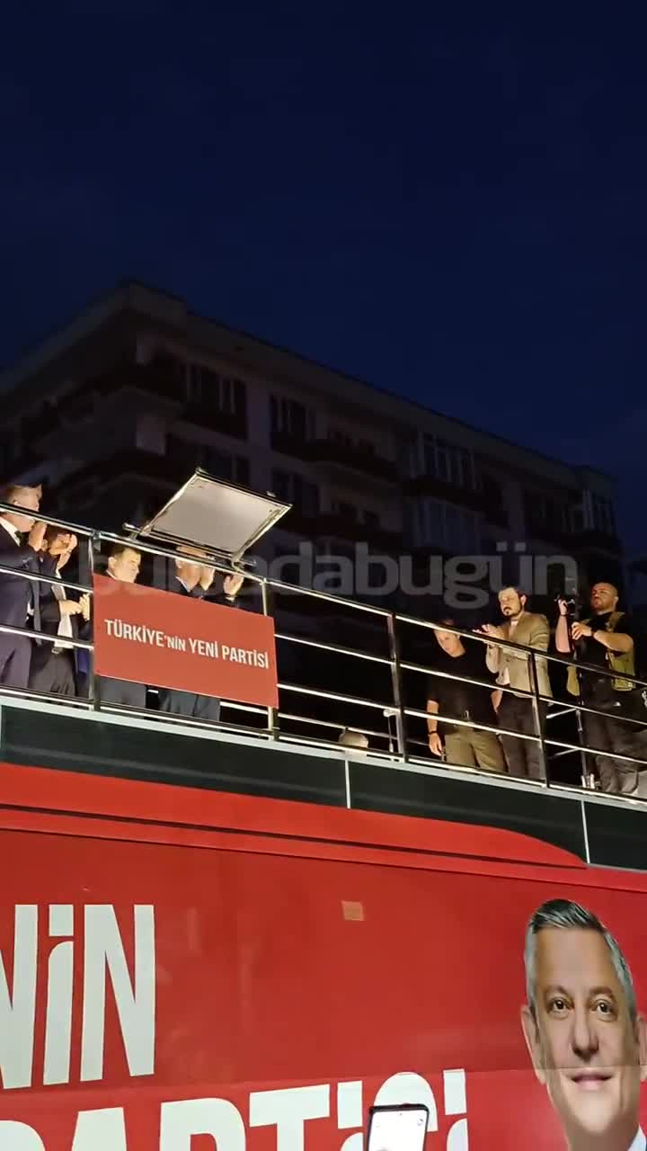 Özgür Özel Bursa'da FSM Bulvarı'nda konuştu: "Hodri meydan"