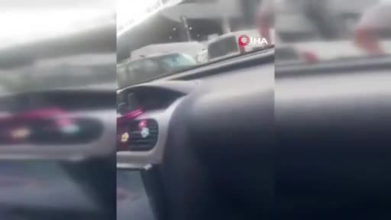 Korna çaldı, olanlar oldu! Otomobilin önünü kesip ölümle tehdit etti