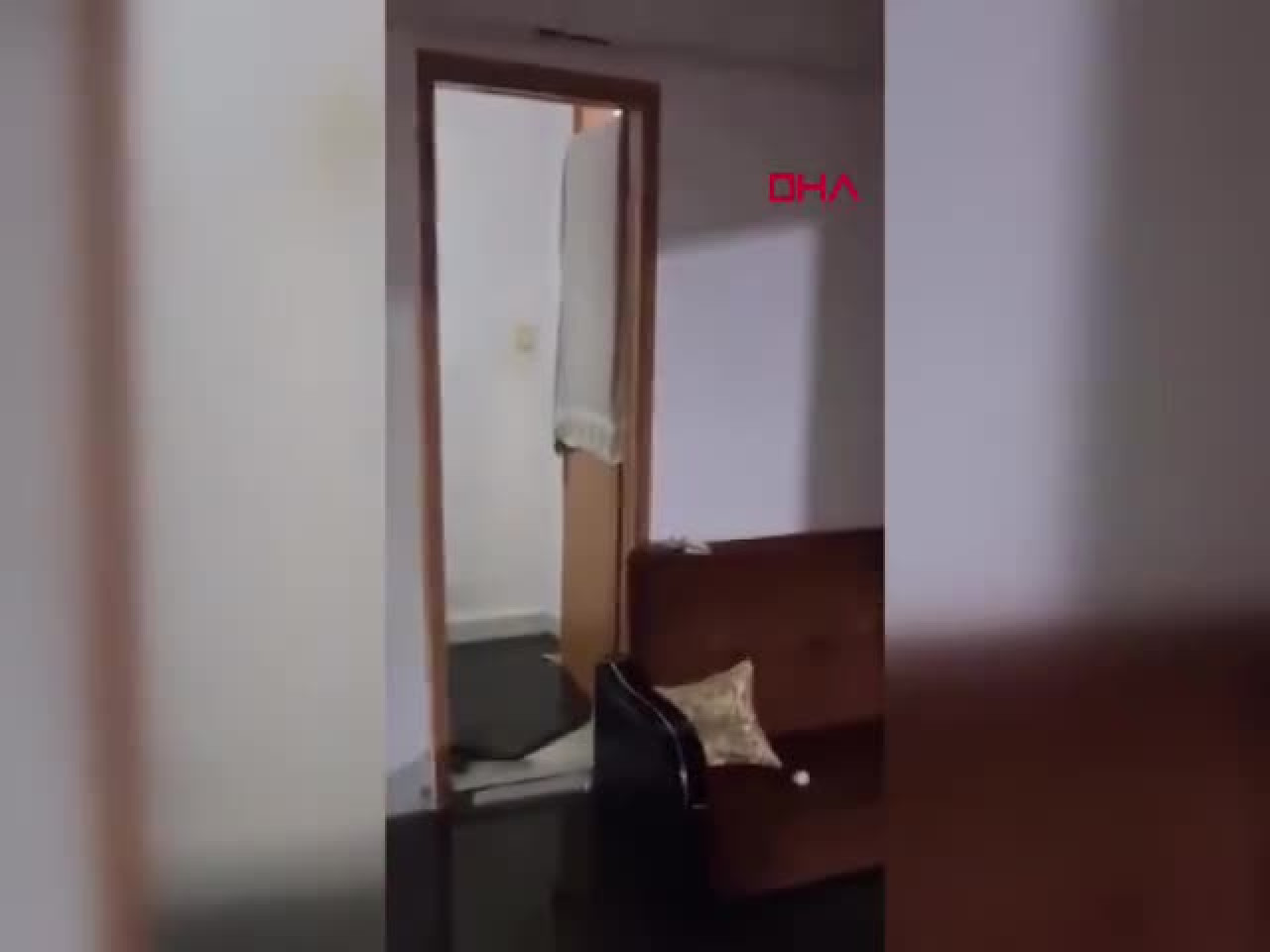 Bursa'da sağanak geceyi kabusa çevirdi! Ev ve yollar sular altında kaldı