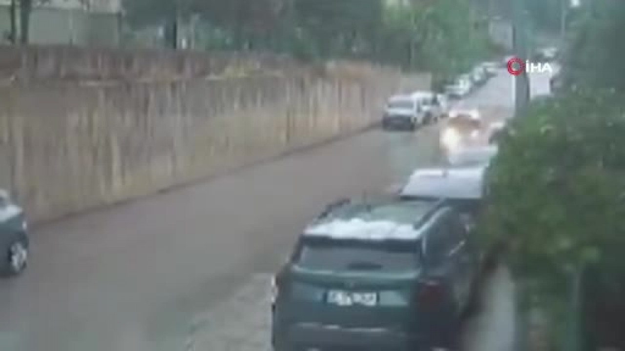 Bursa'da feci kaza! Seyir halindeyken çarptı, takla attı