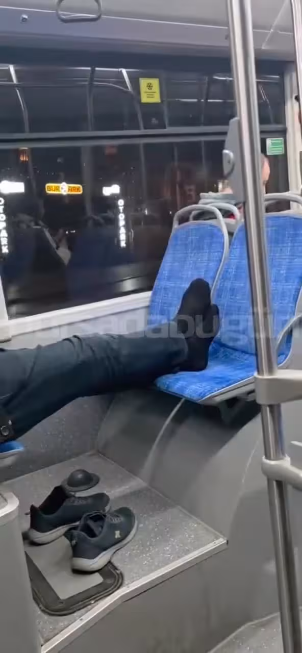 Bursa'da pes dedirten manzara! Otobüsü evin ...