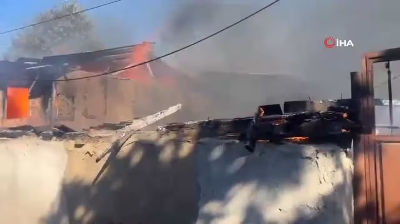 Bursa'da alevler bir anda yükseldi! Yangın ç...