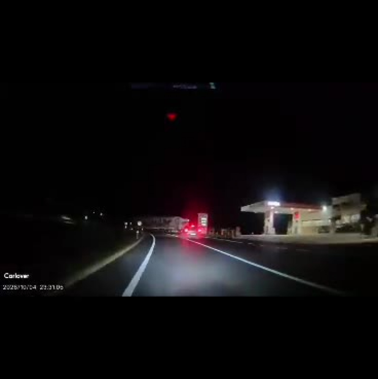 Bursa'da yolunda ölümden döndüren manevra! Tır'ın tehlikeli anları kamerada