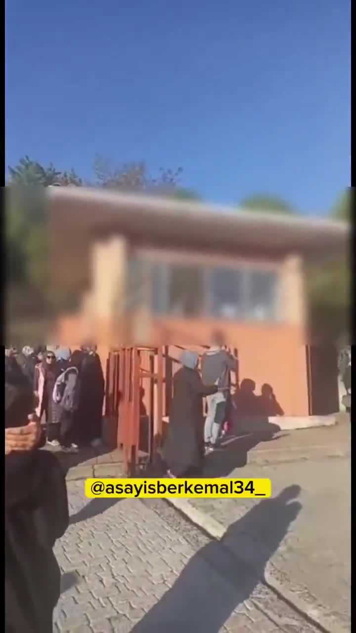 İşte ortaokulda dehşet saçan öğrencinin gözaltına alındığı anlar