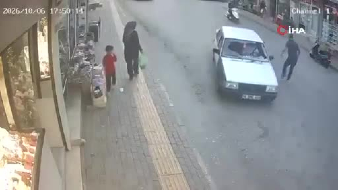 Bursa'da saniyeler içinde feci kaza! Çarpmanın etkisiyle resmen savruldu