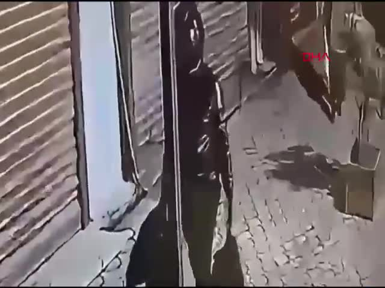Kuyumcu soygunu girişiminde şaşırtan son: Şüpheliler aynı çarşıdan çıktı