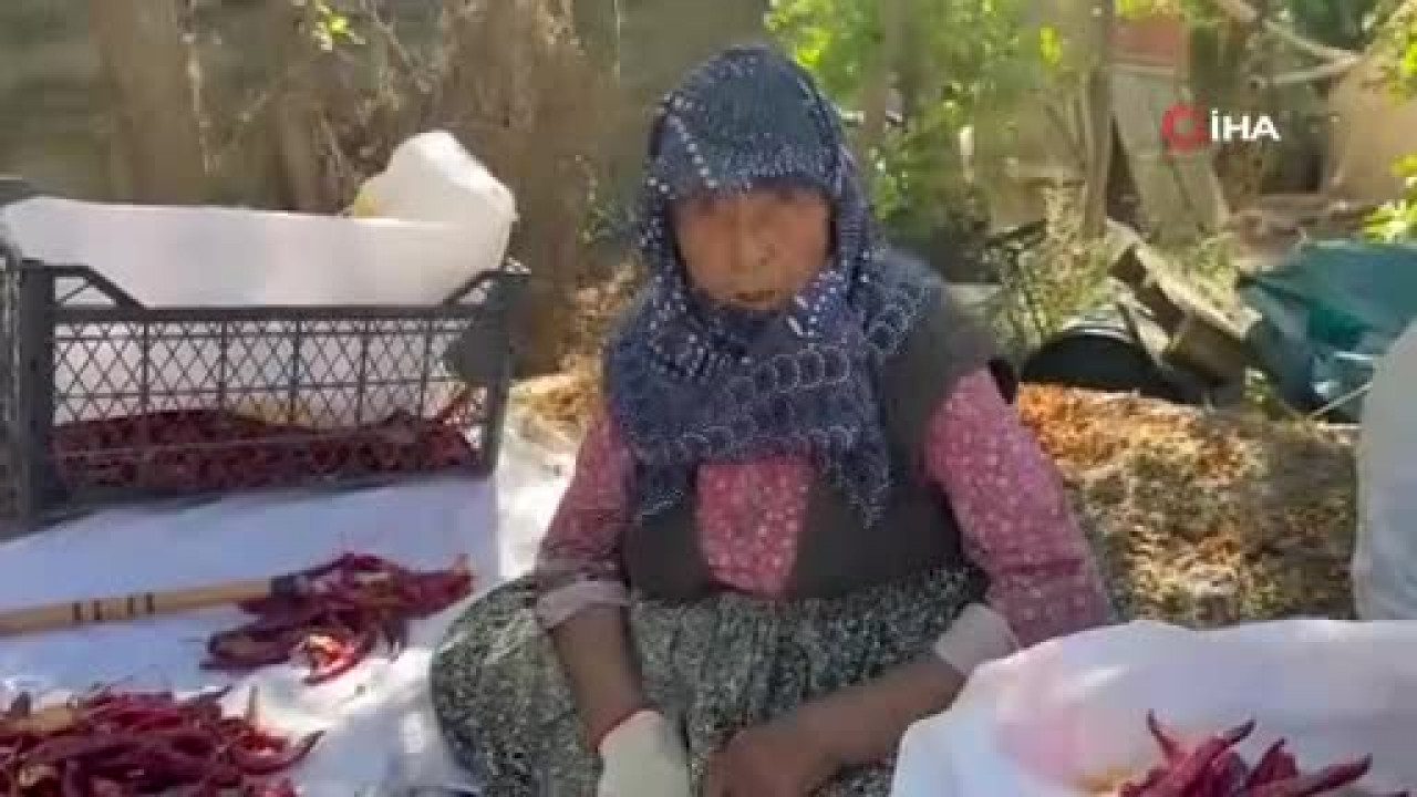 90 Yaşında Her Gün 11 Saat Çalışıyor! Bursa'da Yürek Sızlatan Görüntü
