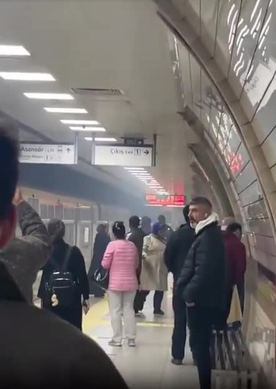 Bir anda dumanla kaplandı! Üsküdar-Sultanbeyli metrosunda korkutan patlama